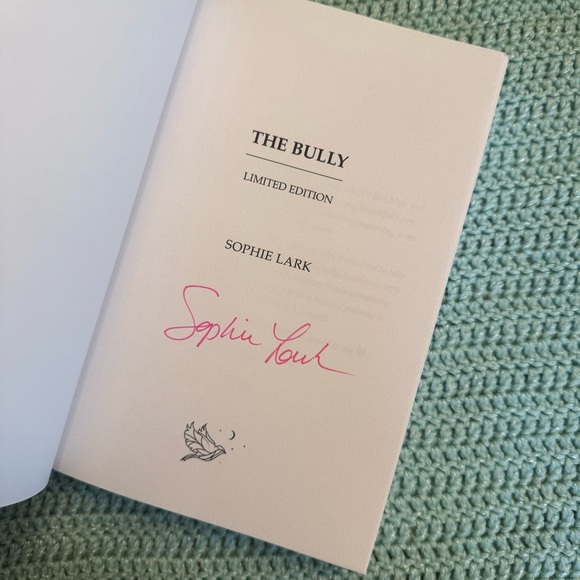 🖋️ The Bully by Sophie Lark Signed Paperback - Picture 2 of 6